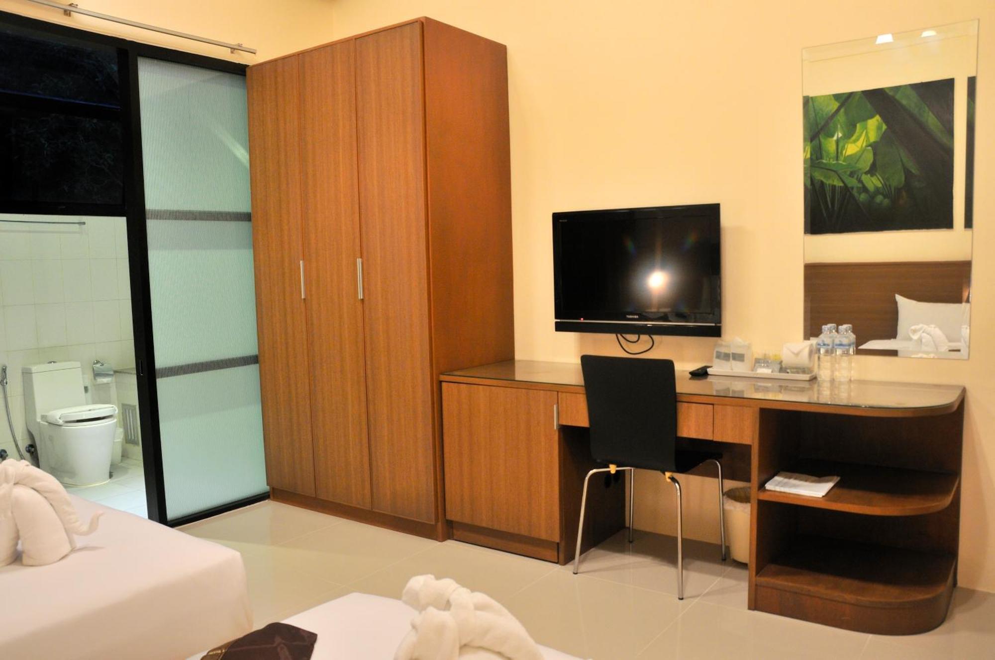 The Wave Hotel Patong Sha Phuket Exterior photo