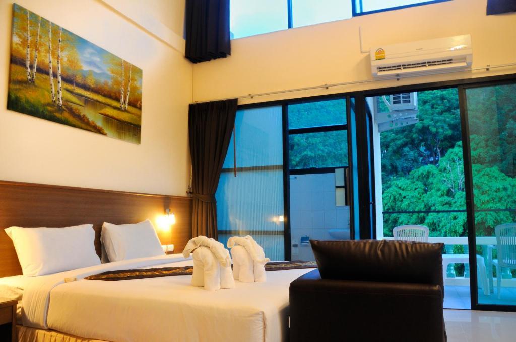 The Wave Hotel Patong Sha Phuket Room photo