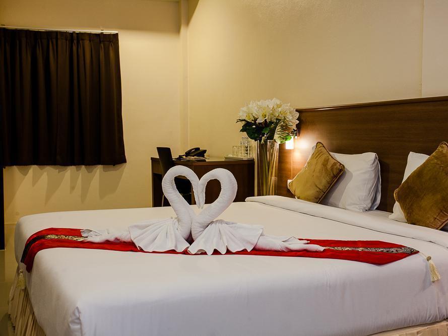 The Wave Hotel Patong Sha Phuket Exterior photo